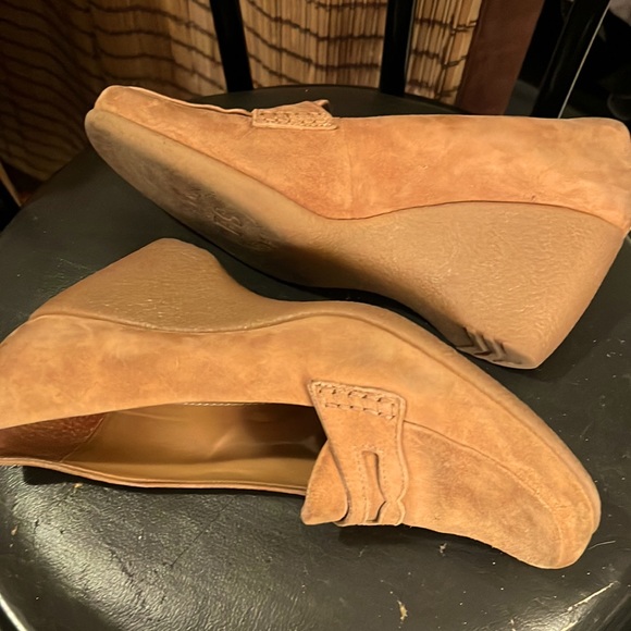 Worn twice don’t fit me anymore they are light brown suede wedges - Picture 3 of 3